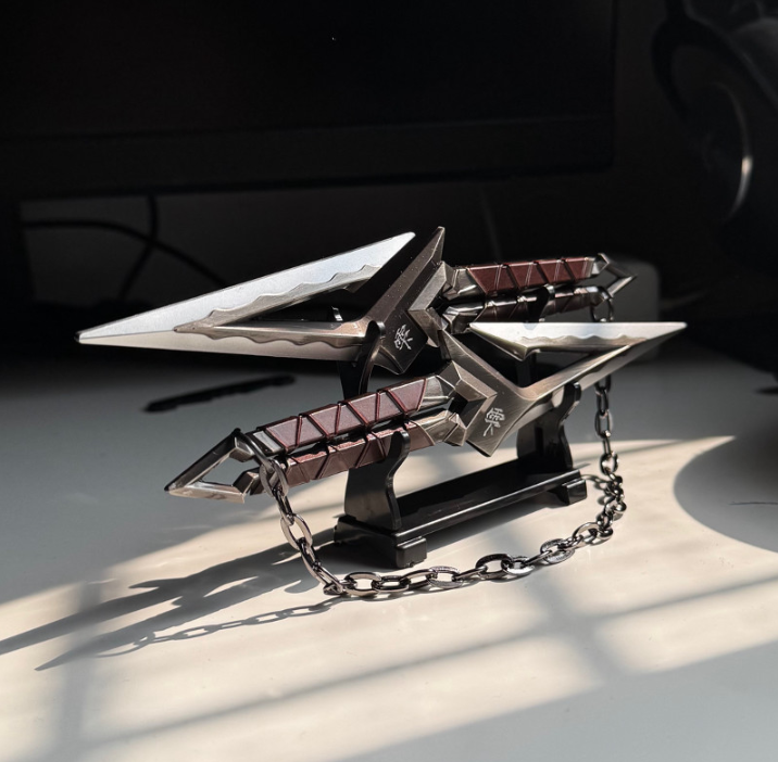 Life-Sized Blunt Knife