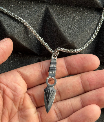 Jett Kunai Necklace 1.0